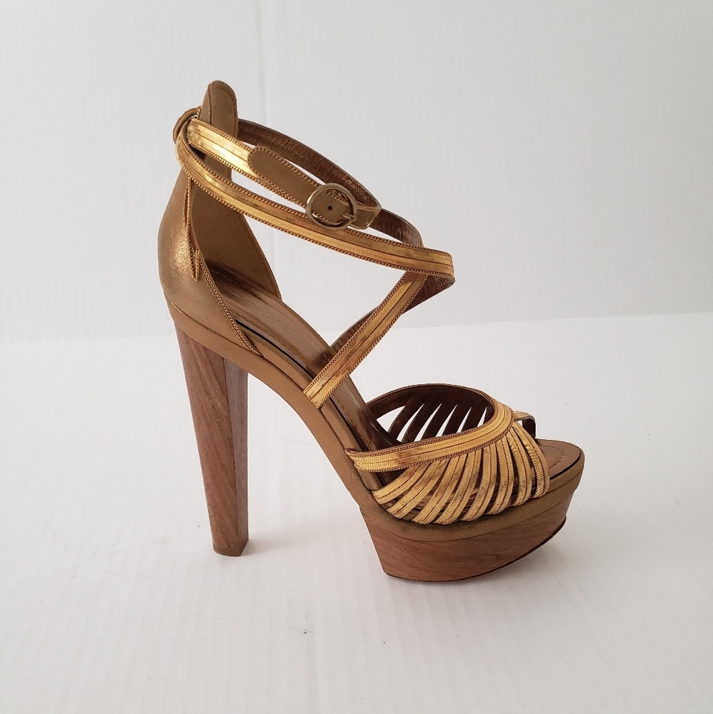 🔥Donna Karan New York Gold Platforms🔥